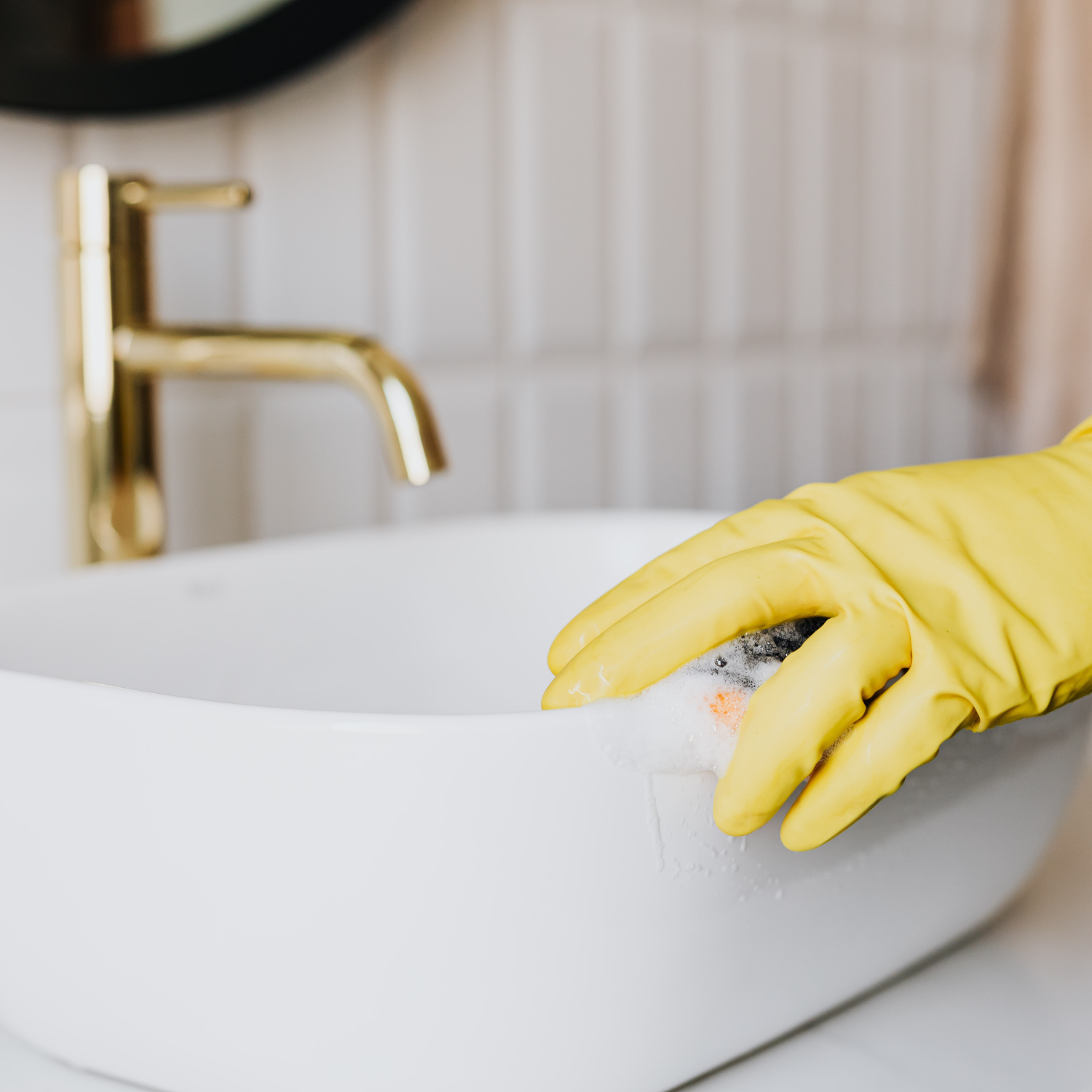 How to clean your bathroom. Cleaning bathroom sink